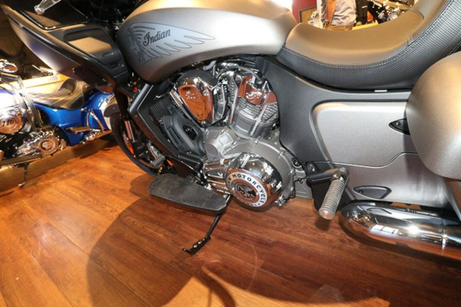 2025 Indian Motorcycle® Challenger® Heavy Metal Smoke