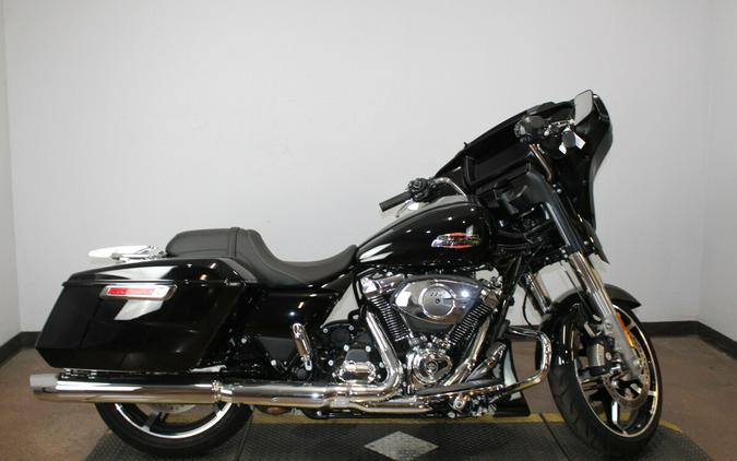 Harley-Davidson® Street Glide® 2025 Vivid Black