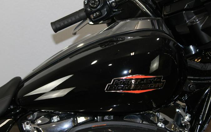 Harley-Davidson® Street Glide® 2025 Vivid Black