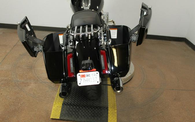 Harley-Davidson® Street Glide® 2025 Vivid Black