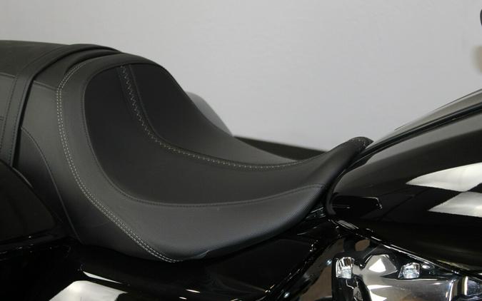 Harley-Davidson® Street Glide® 2025 Vivid Black