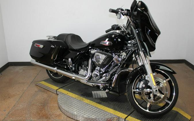 Harley-Davidson® Street Glide® 2025 Vivid Black