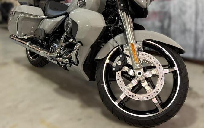 2025 FLHXU Street Glide Ultra