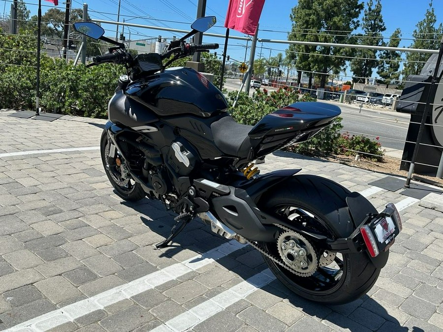 2024 Ducati Diavel V4 Black