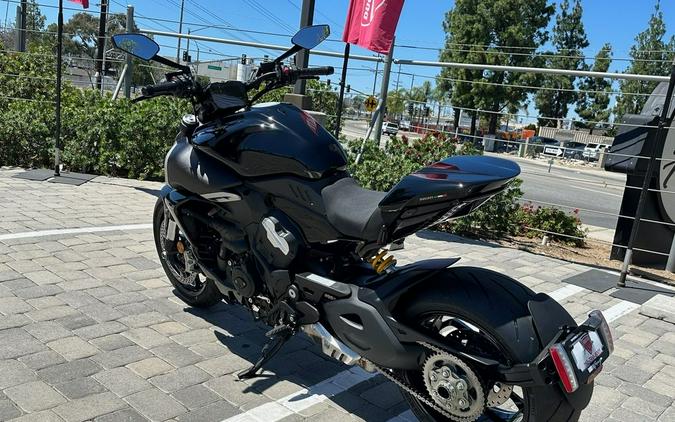 2024 Ducati Diavel V4 Black