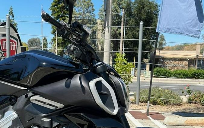 2024 Ducati Diavel V4 Black