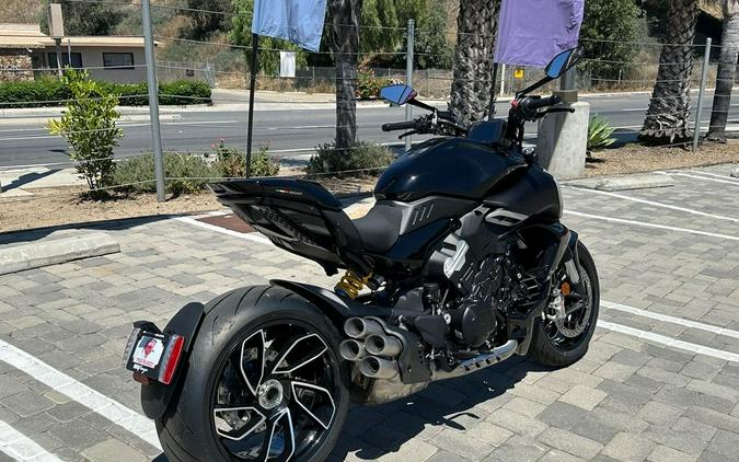 2024 Ducati Diavel V4 Black