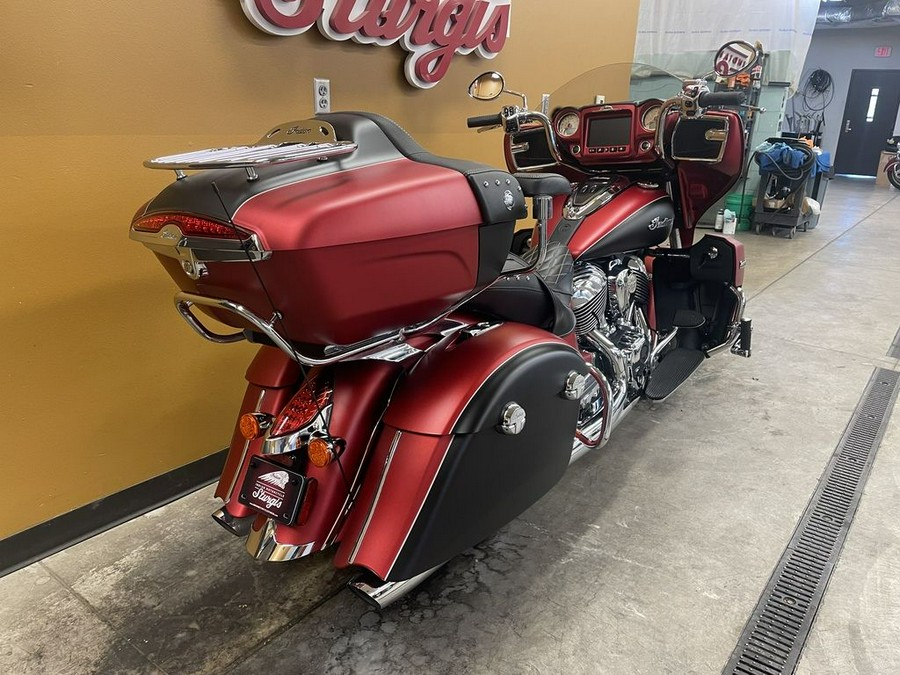 2019 Indian Motorcycle® Roadmaster® Icon Series Ruby Smoke/Thunder Black