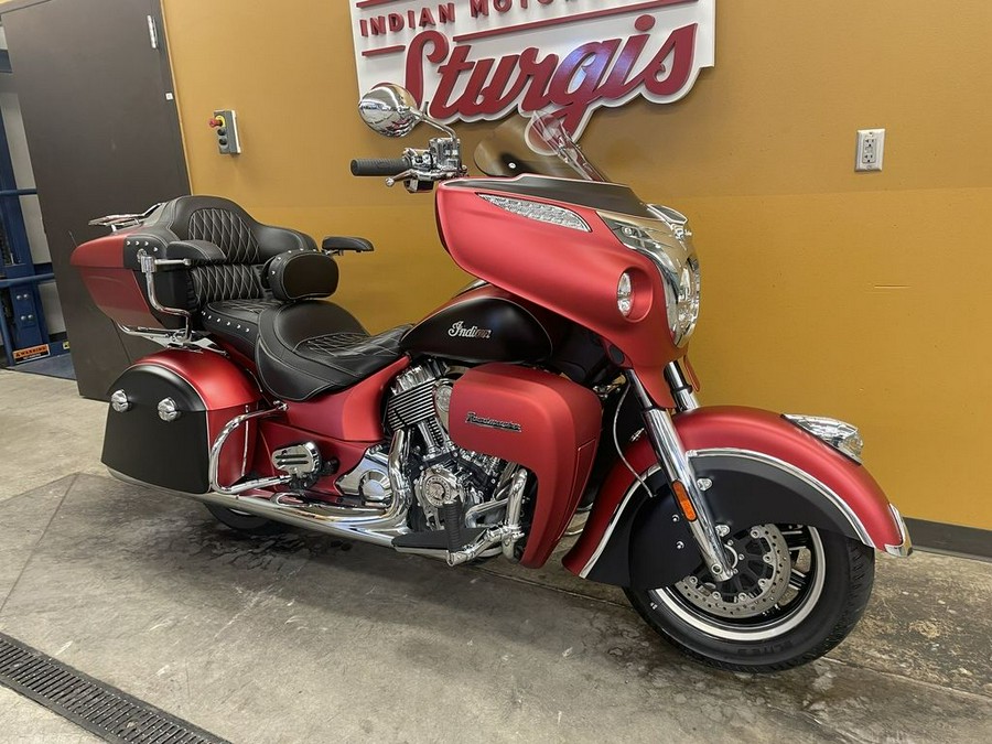 2019 Indian Motorcycle® Roadmaster® Icon Series Ruby Smoke/Thunder Black