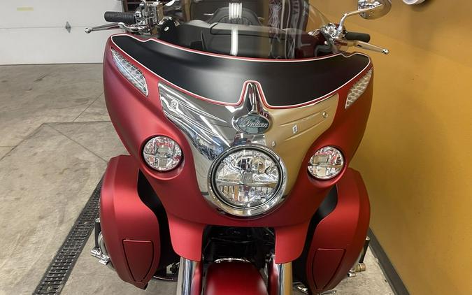 2019 Indian Motorcycle® Roadmaster® Icon Series Ruby Smoke/Thunder Black