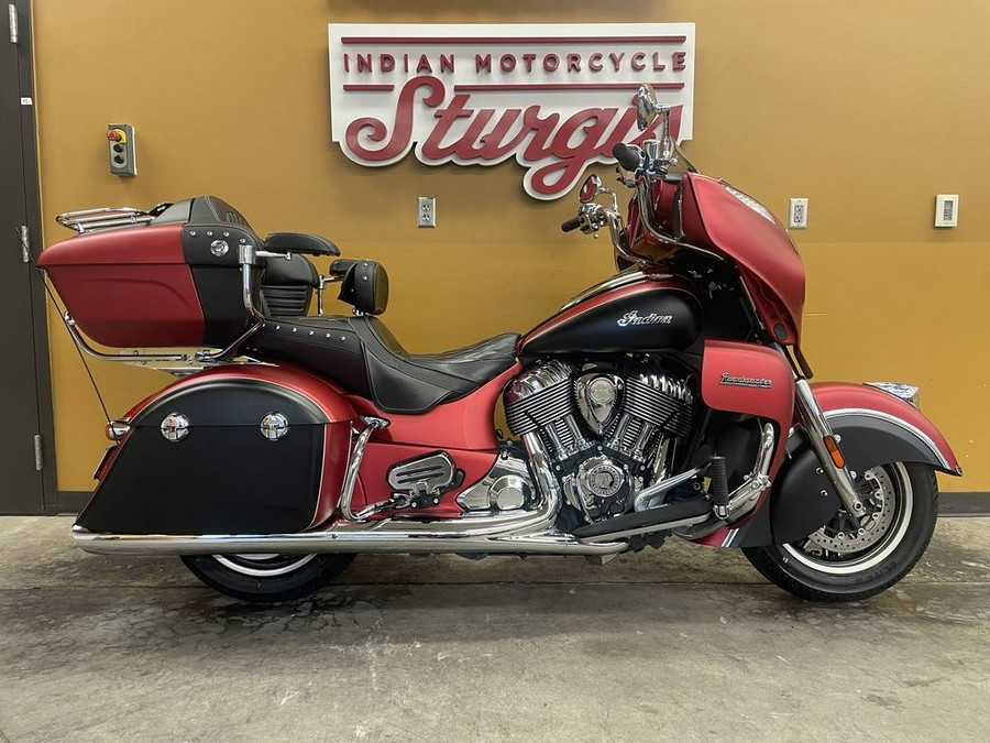 2019 Indian Motorcycle® Roadmaster® Icon Series Ruby Smoke/Thunder Black