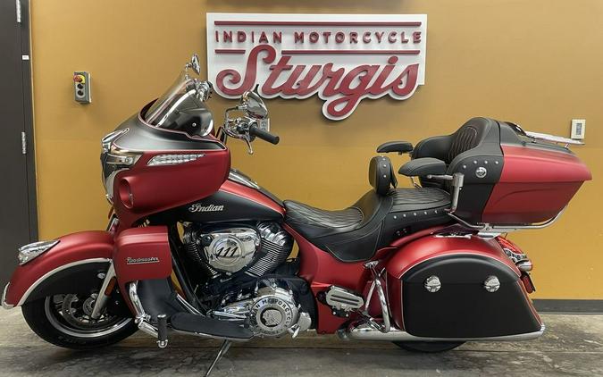 2019 Indian Motorcycle® Roadmaster® Icon Series Ruby Smoke/Thunder Black