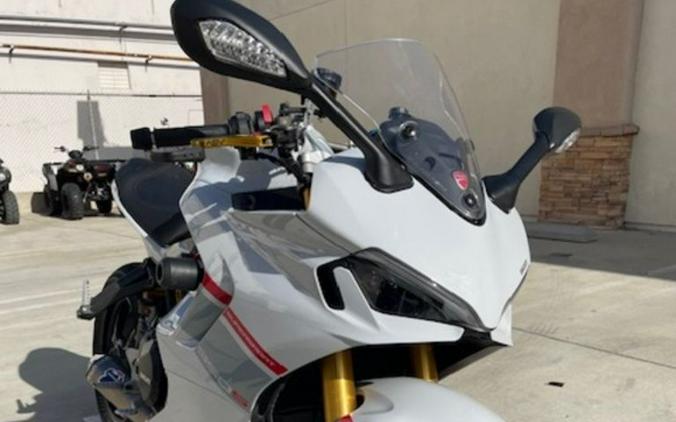 2024 Ducati Supersport 950 S White Stripe