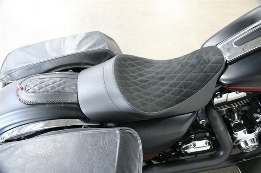 2011 HARLEY DAVIDSON ROAD GLIDE CUSTOM