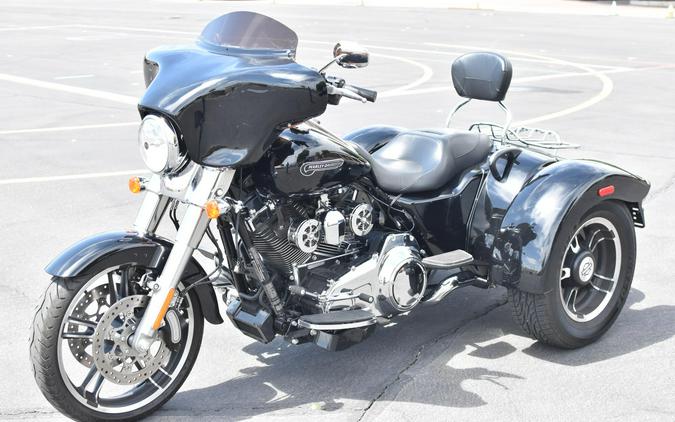 2016 Harley-Davidson Freewheeler Black FLRT