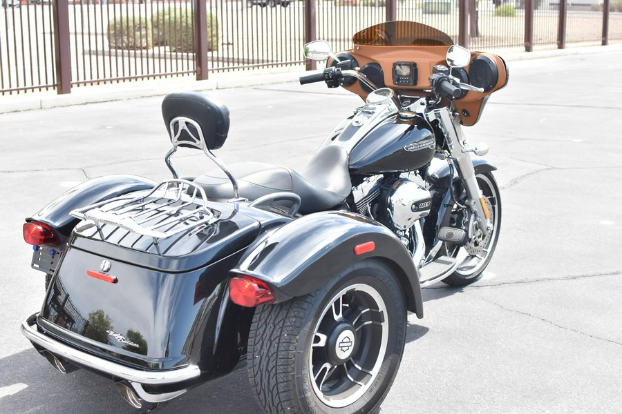 2016 Harley-Davidson Freewheeler Black FLRT