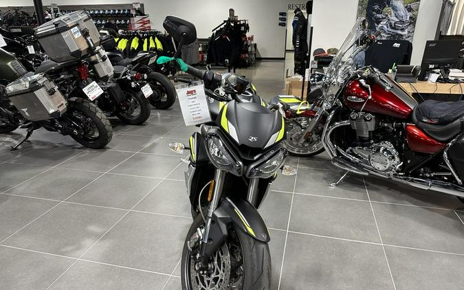 2022 Triumph Street Triple RS Matte Jet Black