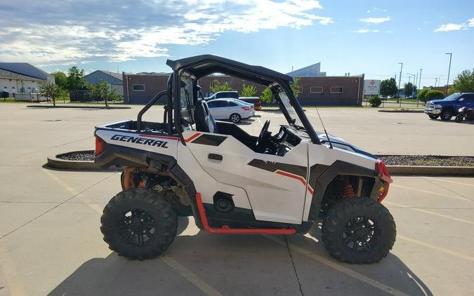 2021 Polaris GENERAL® 1000 Deluxe