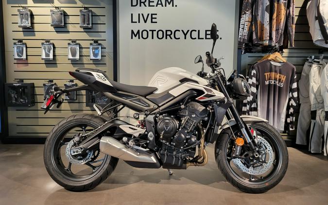 2024 Triumph STREET TRIPLE R