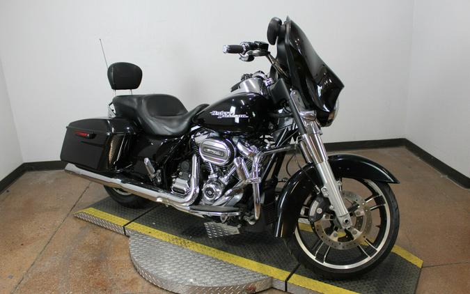 Harley-Davidson® Street Glide® 2017 BLACK