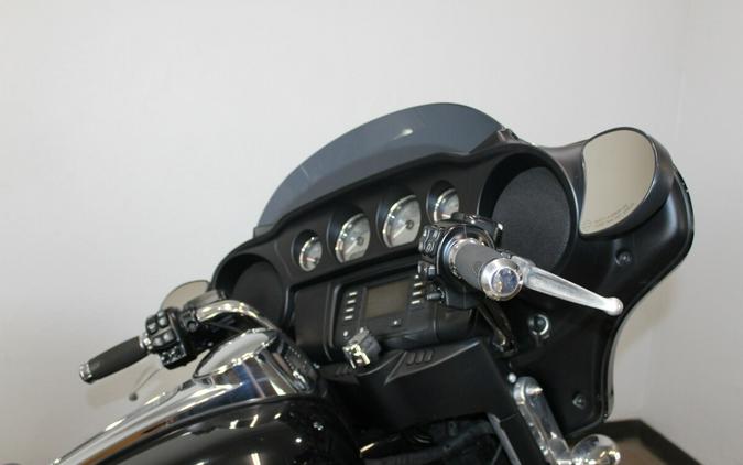 Harley-Davidson® Street Glide® 2017 BLACK