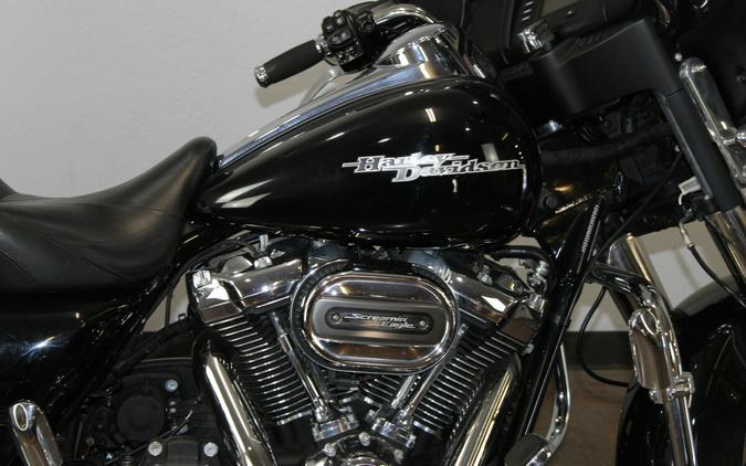 Harley-Davidson® Street Glide® 2017 BLACK