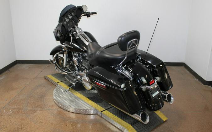 Harley-Davidson® Street Glide® 2017 BLACK