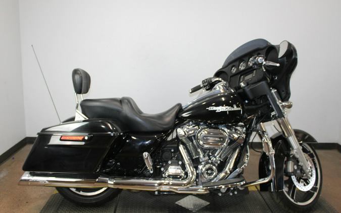 Harley-Davidson® Street Glide® 2017 BLACK