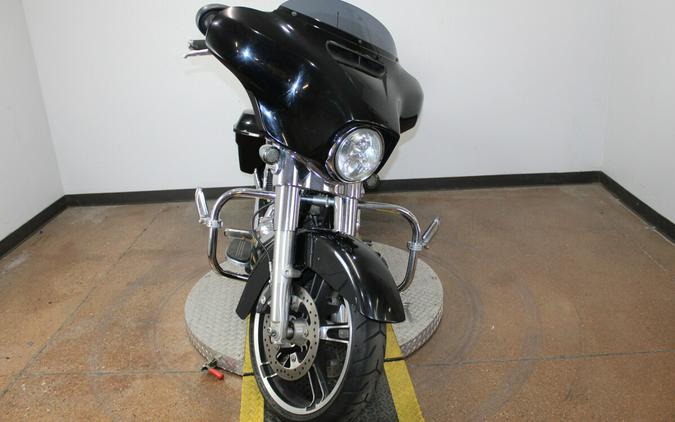 Harley-Davidson® Street Glide® 2017 BLACK