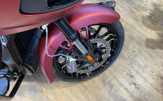 2024 Indian Motorcycle® Challenger® Dark Horse® w/PowerBand Audio Pkg Sunset Red Smoke