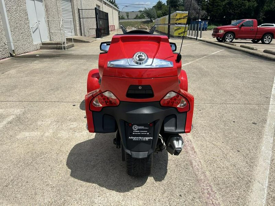 2012 Can-Am® Spyder® RT Audio & Convenience SE5