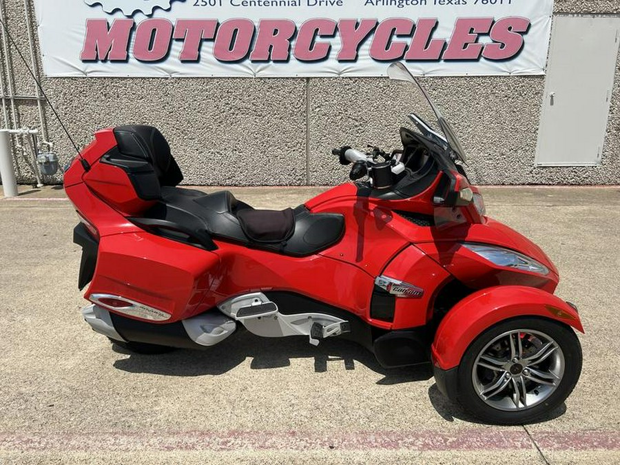 2012 Can-Am® Spyder® RT Audio & Convenience SE5