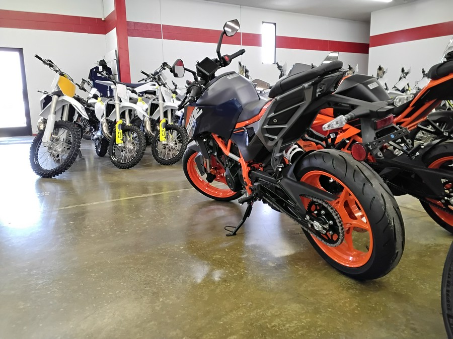 2024 KTM Duke 390