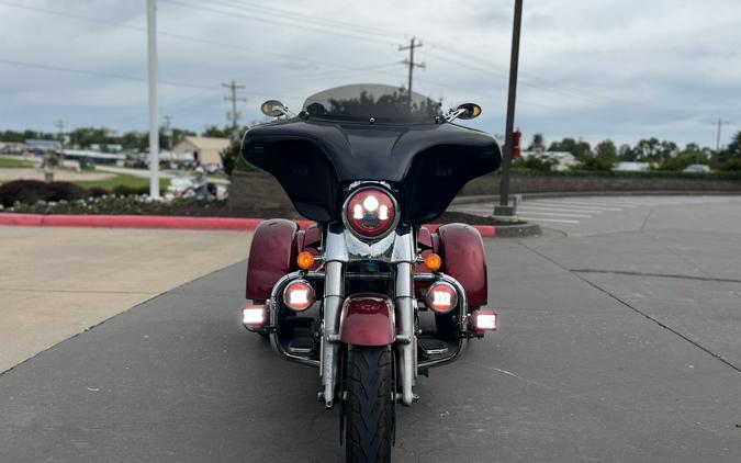 2016 Harley-Davidson® FLRT Freewheeler® Velocity Red Sunglow 855785