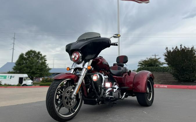 2016 Harley-Davidson® FLRT Freewheeler® Velocity Red Sunglow 855785