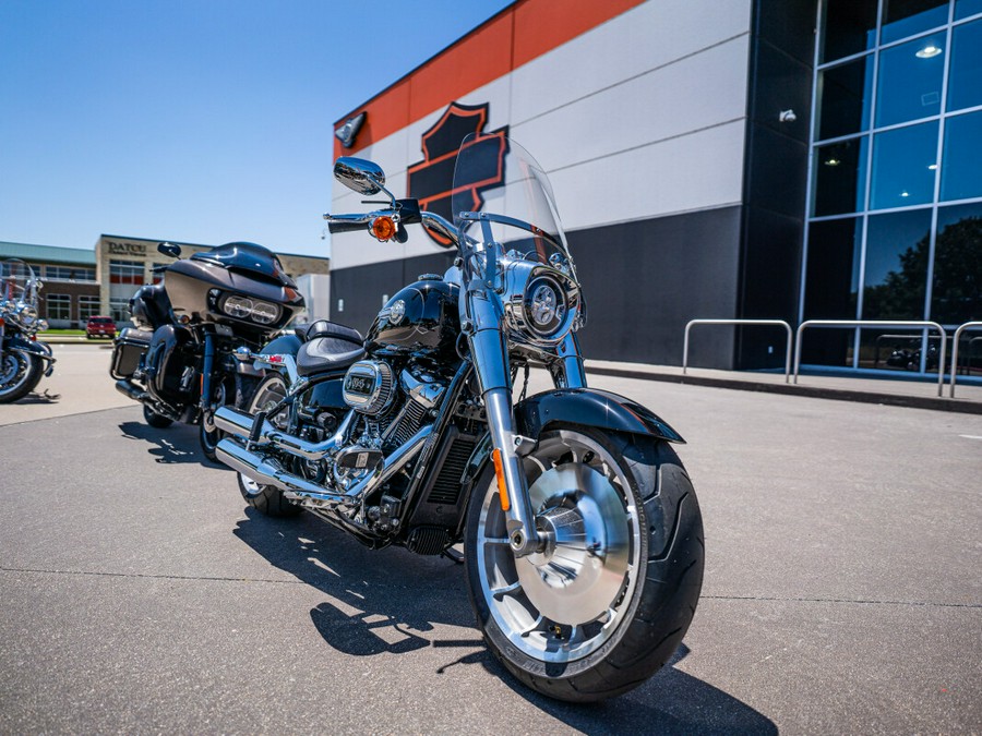 2024 Harley-Davidson Fat Boy 114 VIVID BLACK W/ PINSTRIPE