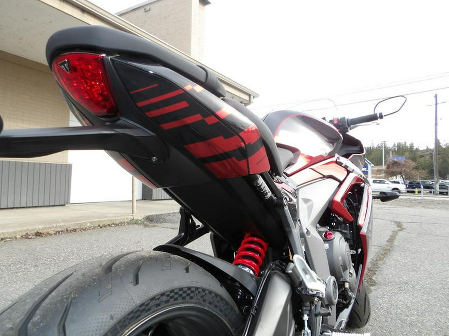 2025 Triumph Daytona 660 Carnival Red/Sapphire Black