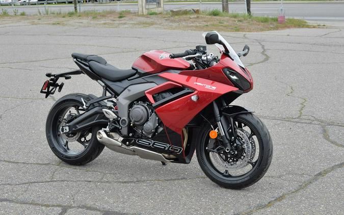 2025 Triumph Daytona 660 Carnival Red/Sapphire Black