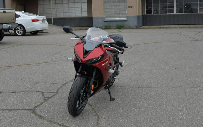 2025 Triumph Daytona 660 Carnival Red/Sapphire Black