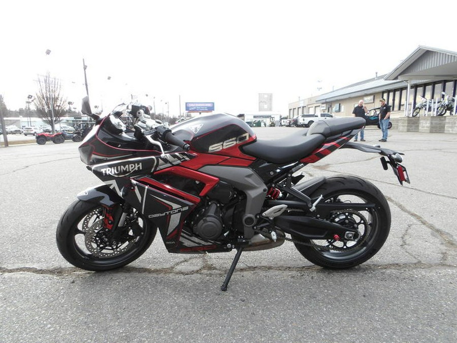 2025 Triumph Daytona 660 Carnival Red/Sapphire Black
