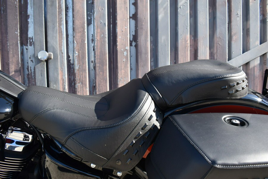 2025 Harley-Davidson® Heritage Classic FLHC