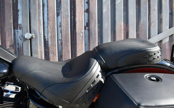 2025 Harley-Davidson® Heritage Classic FLHC