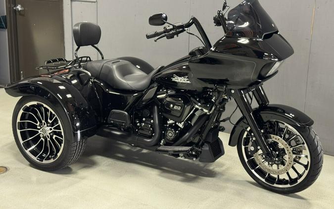 FLTRT 2023 Road Glide® 3