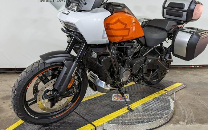 2021 Harley-Davidson Pan America™ 1250 Baja Orange/Stonewashed White Pearl