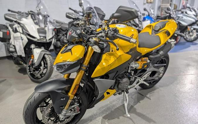 2026 Ducati Streetfighter V2 S Ducati Red