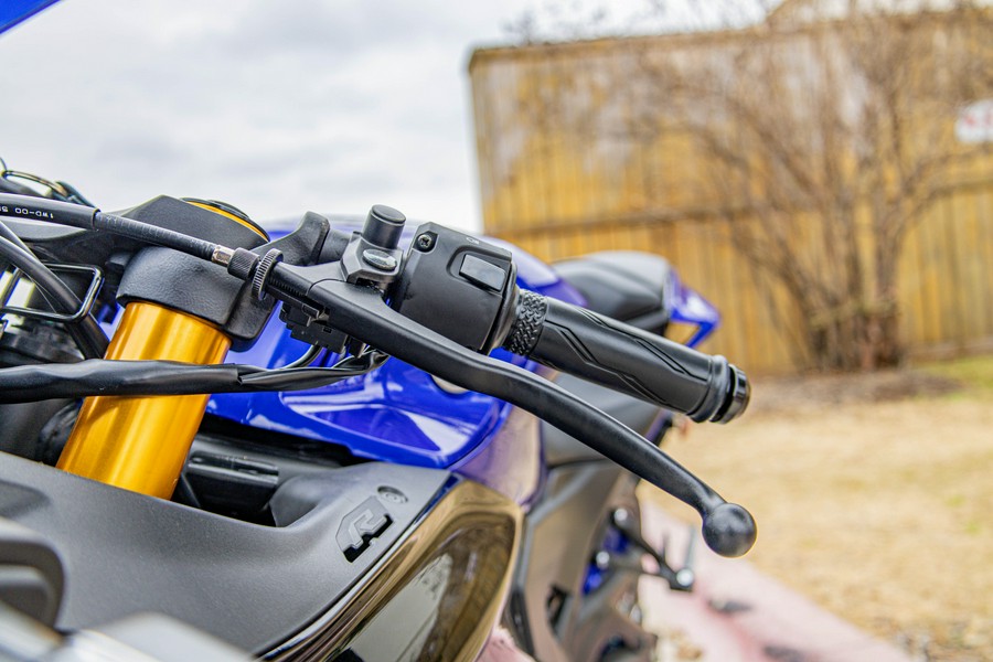 2026 YAMAHA YZFR3 ABS