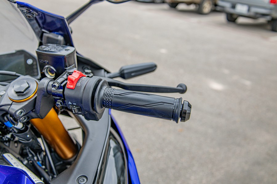 2026 YAMAHA YZFR3 ABS