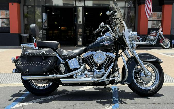 2015 Harley-Davidson® Heritage Softail® Classic Vivid Black
