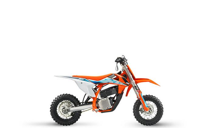 2023 KTM SX-E 3 First Look [Just In Time For Christmas]