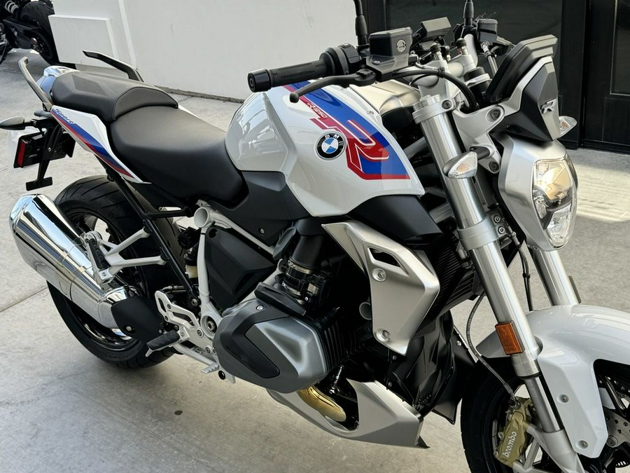 2022 BMW R 1250 R Light White / Racing Blue / Racing Red